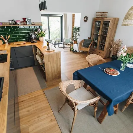 Bývanie So štýlovou Záhradou Modra