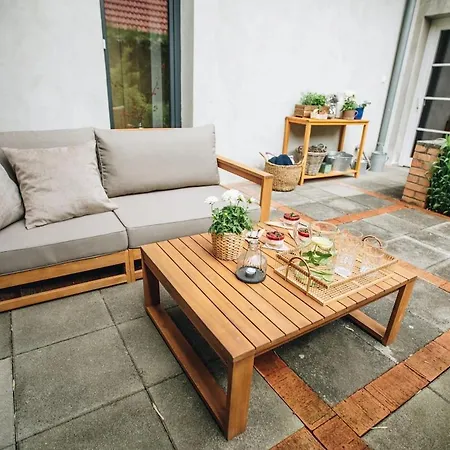 Bývanie So štýlovou Záhradou Apartamento Modra