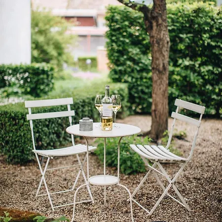 Bývanie So štýlovou Záhradou Modra