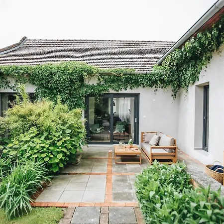 Bývanie So štýlovou Záhradou