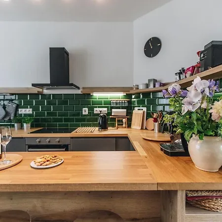 Byvanie So Stylovou Zahradou * מודרה