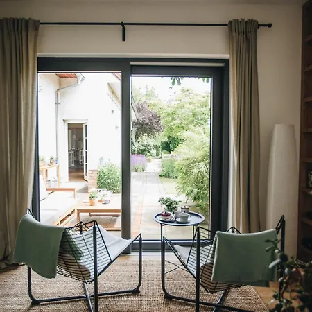 Apartamento Bývanie So štýlovou Záhradou Modra